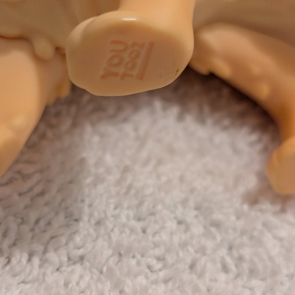 Youtooz Tucker Budzyn vinyl golden retriever, ultra rare - Picture 7 of 12